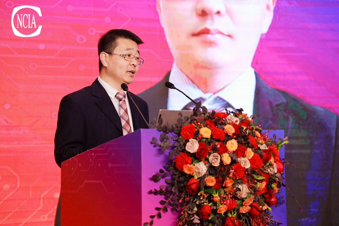 中國涂料工業(yè)協(xié)會(huì)副秘書長、中國涂料工業(yè)協(xié)會(huì)涂料裝備分會(huì)秘書長齊祥昭主持會(huì)議